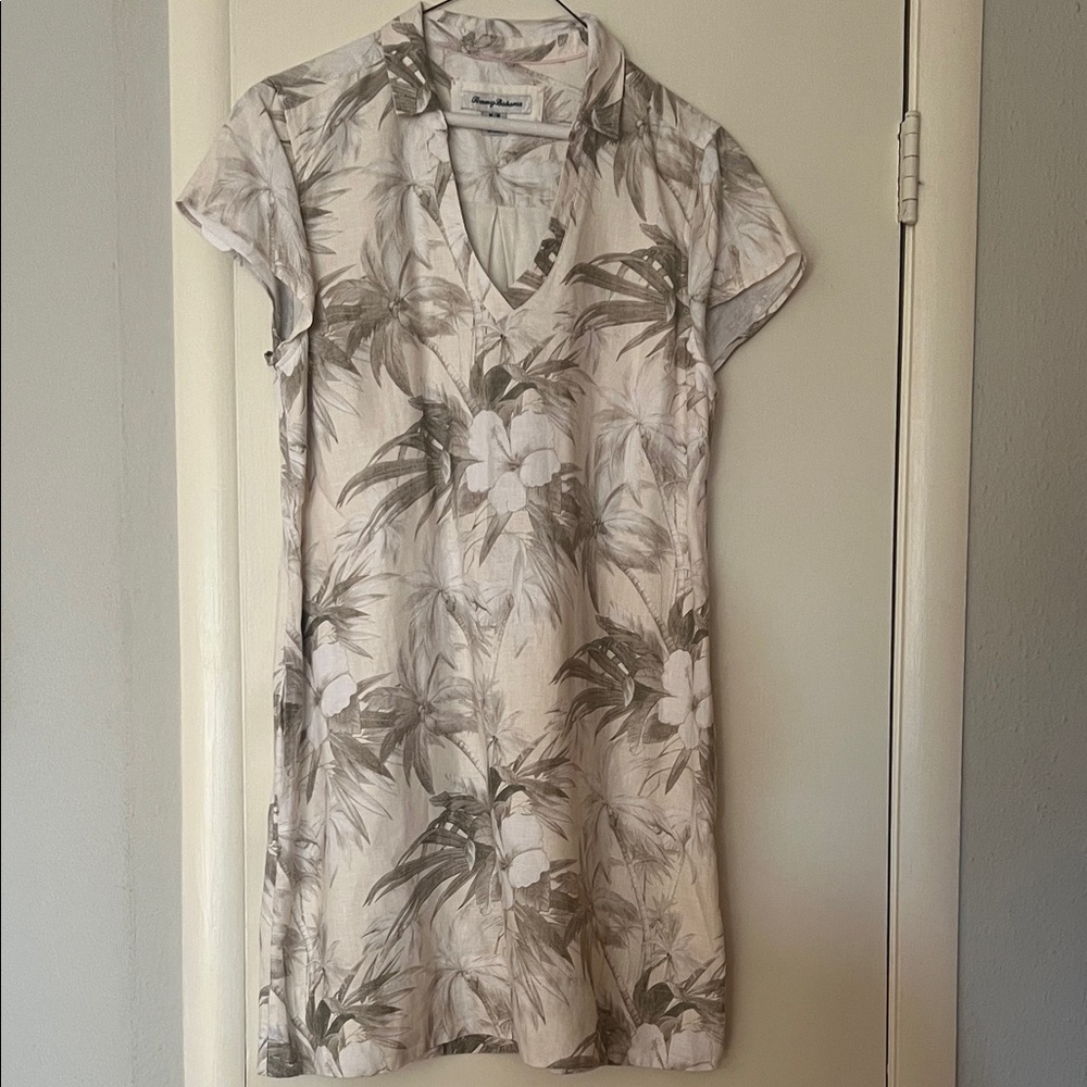 Tommy Bahama Neutral Floral V-Neck Shift Dress